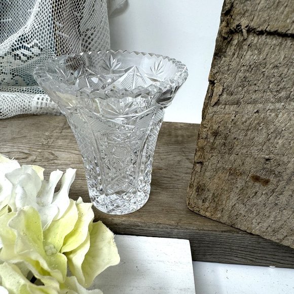 Vintage Clear Crystal Bud Vase Stunning Cut Patterns 3.5" - Picture 3 of 6